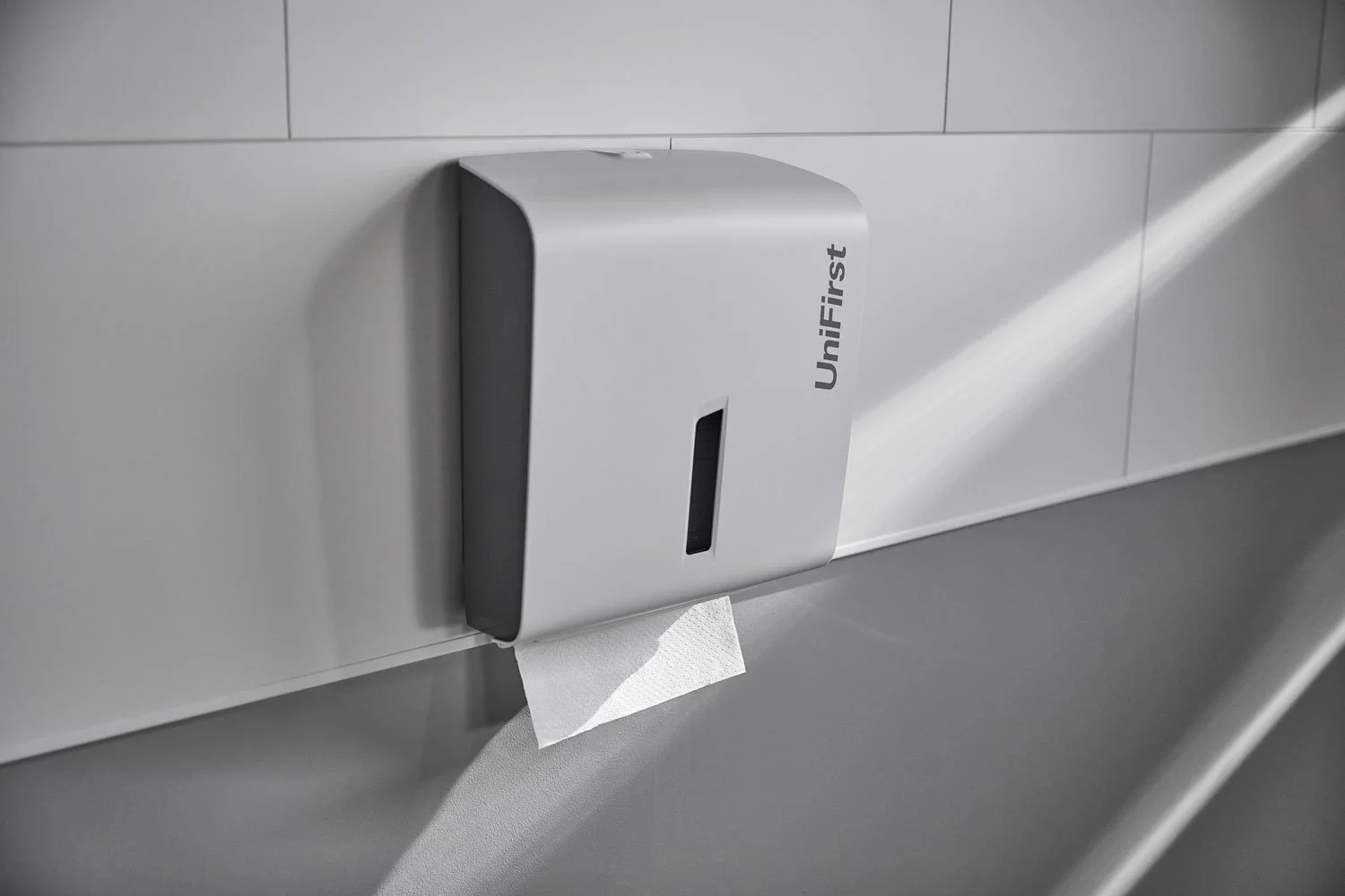 Folded-Towel-Dispenser_88UT07_04.jpg