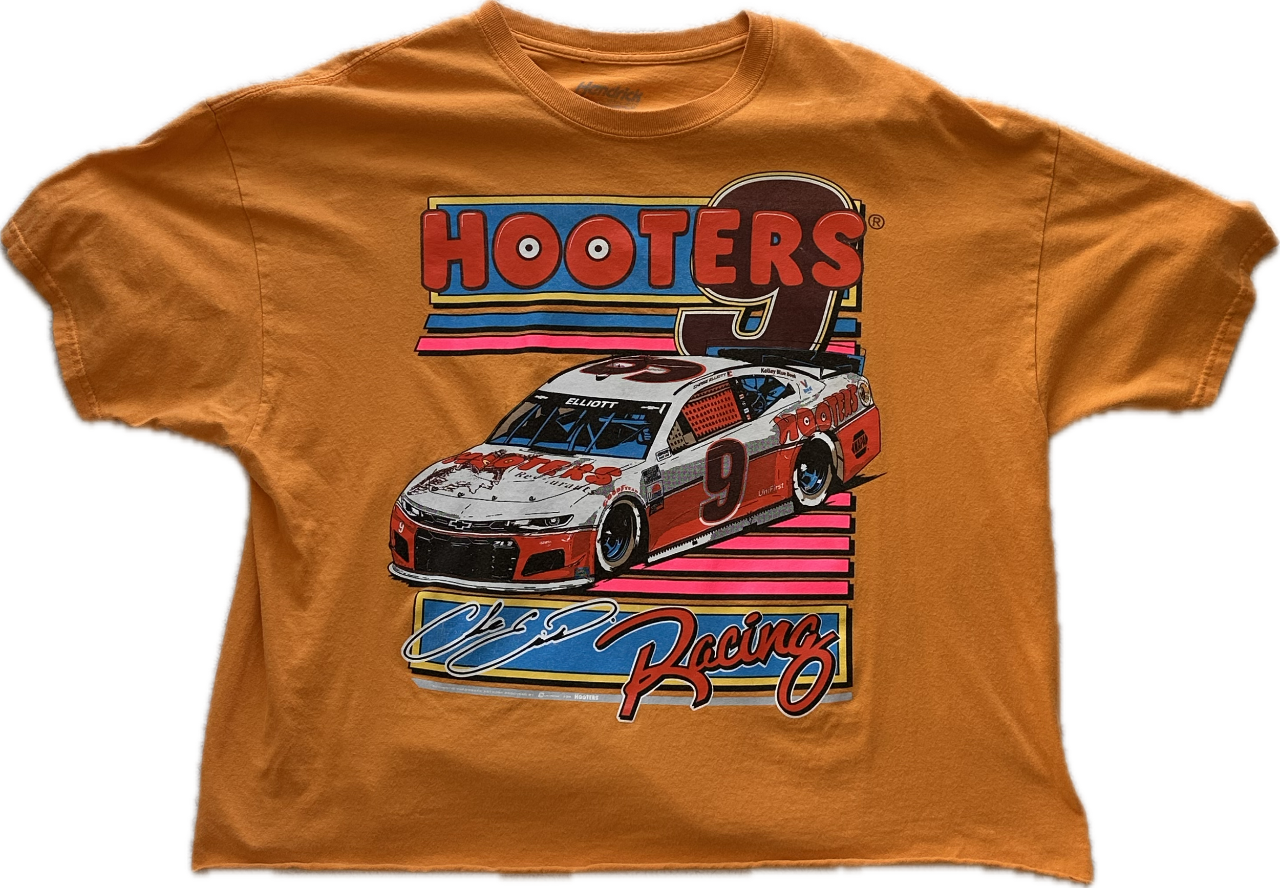 hooters cropped tee