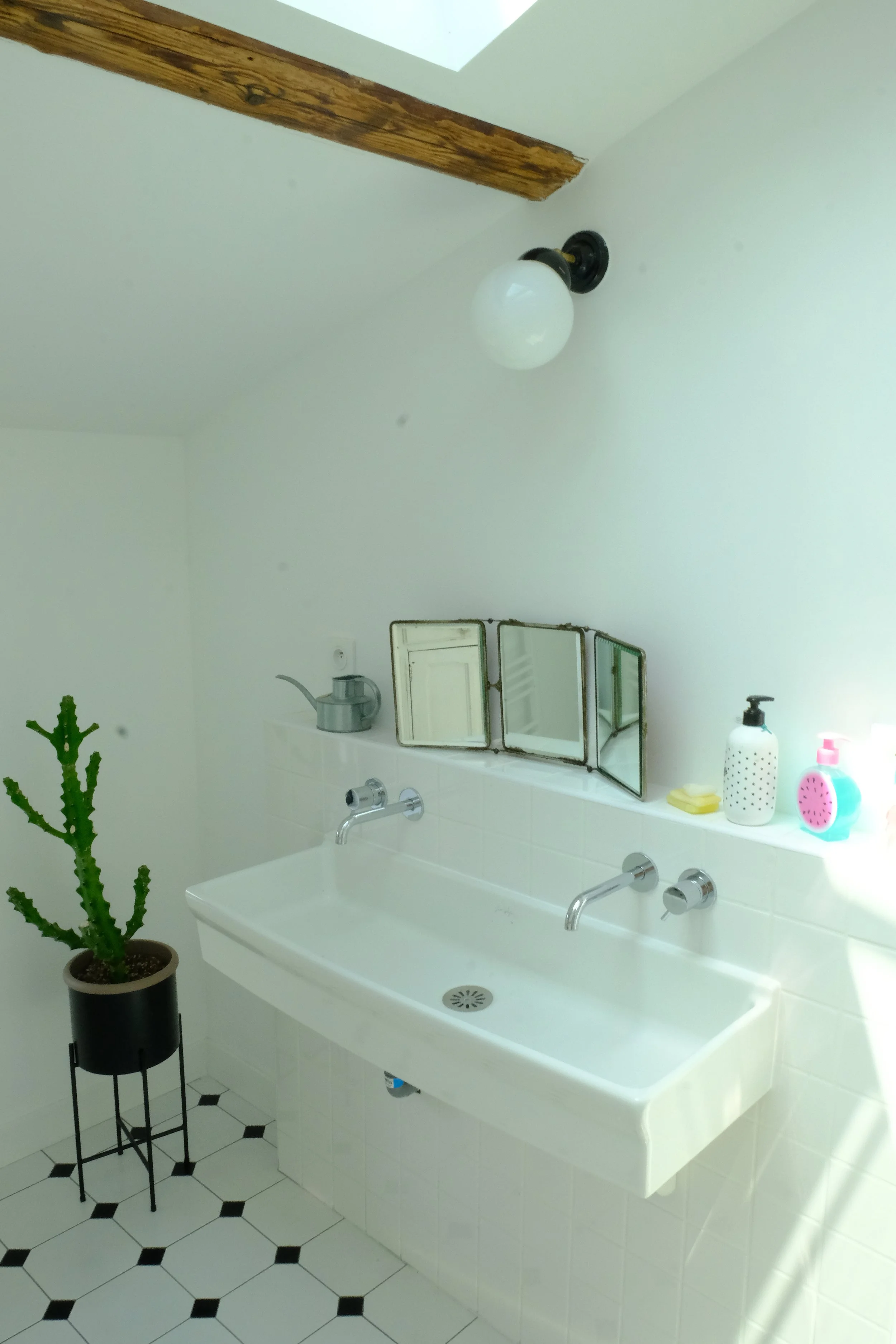 CHAMBRE ENFANT SDB2.JPG