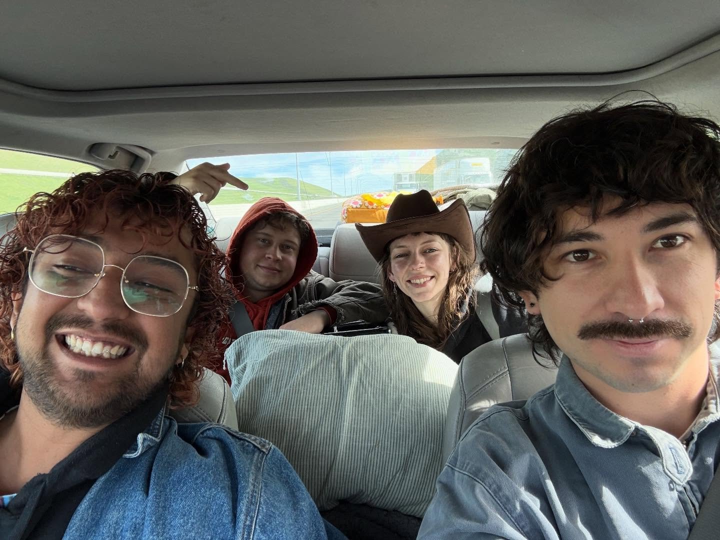 giddddy up LA tonight w @carpooltunnel 🤠 early show!!