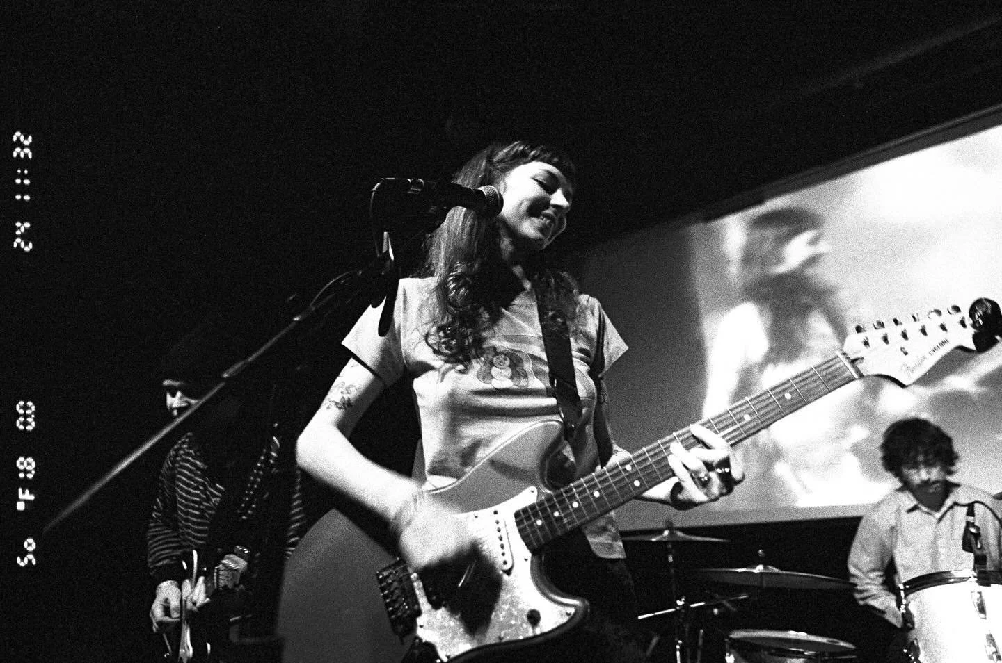 shows comin up this week with @carpooltunnel !! hope everyone had a nice valentines day🩷💋🩷 
📷 @pizzaplanetworker