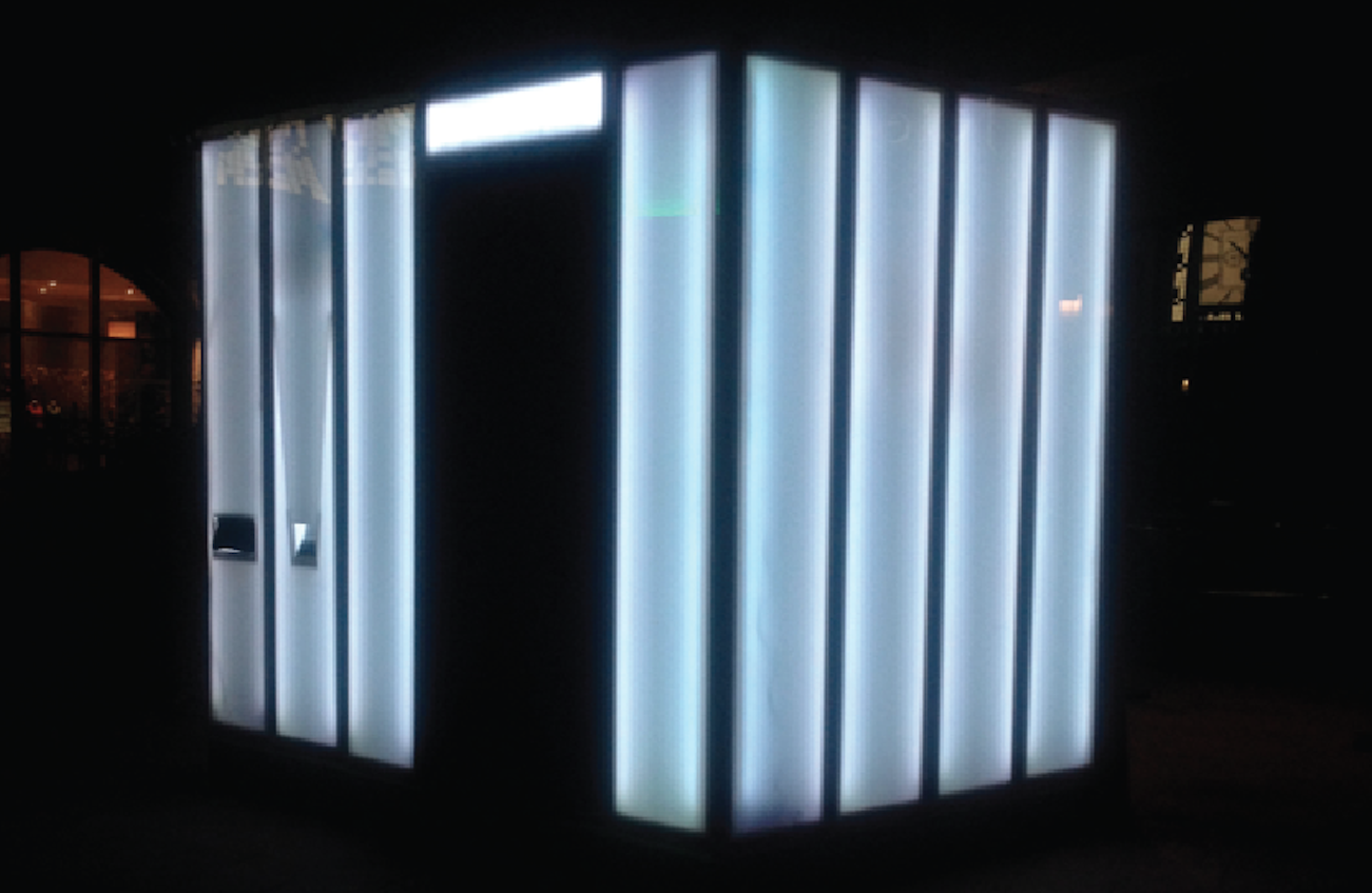 Interactive analog Photo Booth 