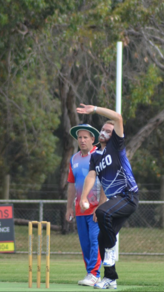 Flinn Shiel, APA Sport & Exercise Physiotherapist, playing cricket.