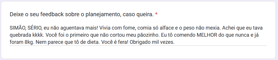 Texto escrito em uma tela de computador, onde há uma mensagem de feedback sobre planejamento, mencionando experiências pessoais relacionadas à dieta, fome, exercícios físicos e peso.