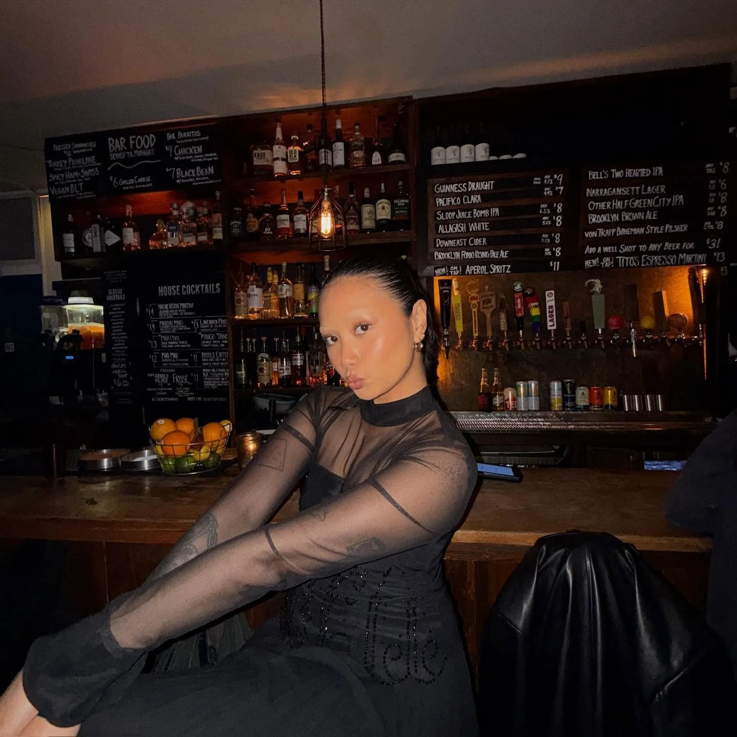 another open mic for the books!! maybe I&hellip;..got the whole bar singing along 🎶

ty to @thewestbk and @michaelthomasweber for having meeeeeee

my gorgina top is from @nonamevintage.ny 🧡

also let&rsquo;s hear it for my critters for coming to su