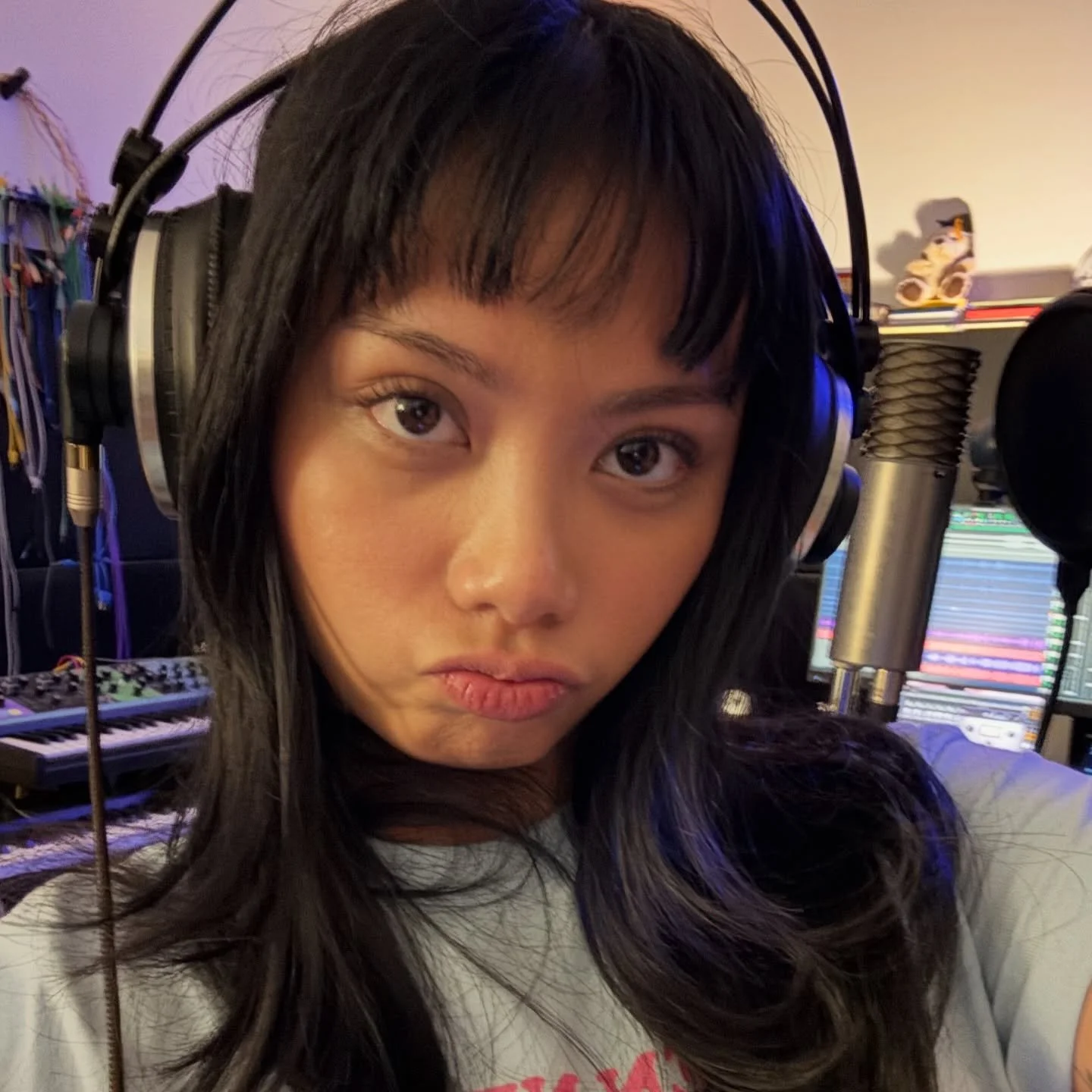 cooking up some crazy stuff for you all 😈🔥💯 pull up to our show at @arlenesgrocery on 4/6!! ticket link in biooooooo xoxo