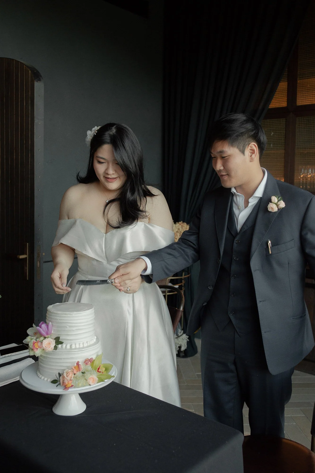 Cake cutting at Tantalus Waiheke