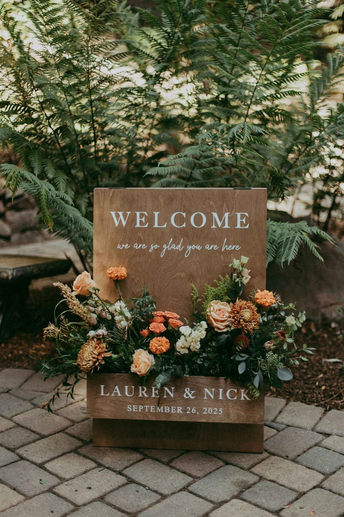 Wooden Welcome Flower Sign Stand