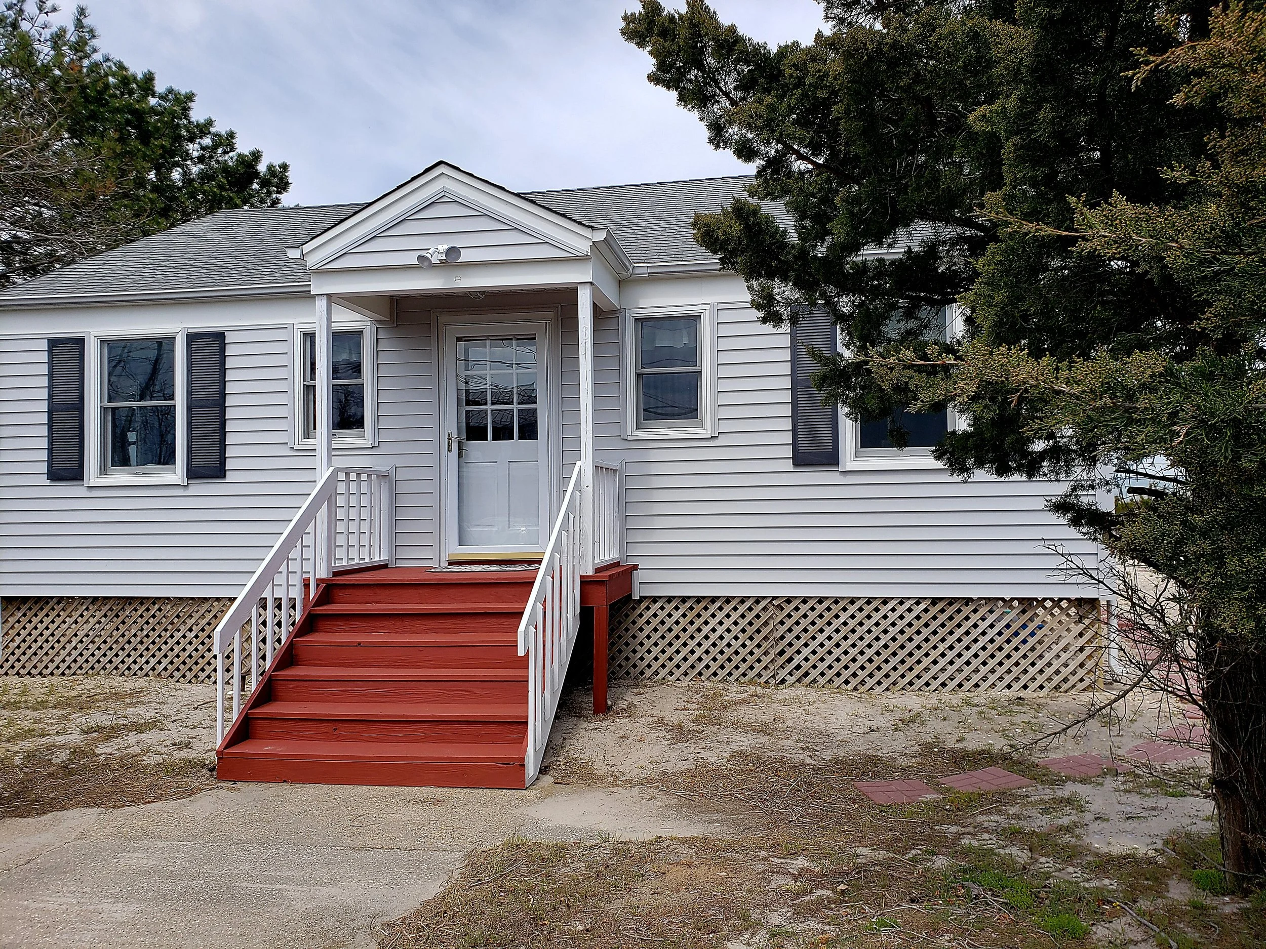 Front of House.jpg