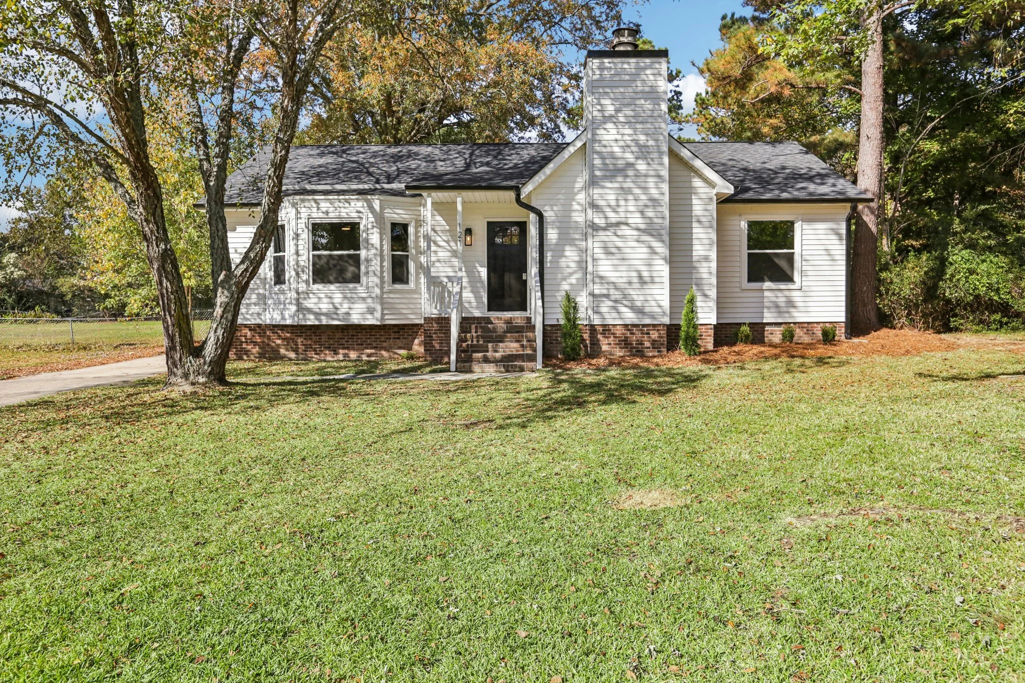 8-web-or-mls-Candlewick Dr-001.jpg