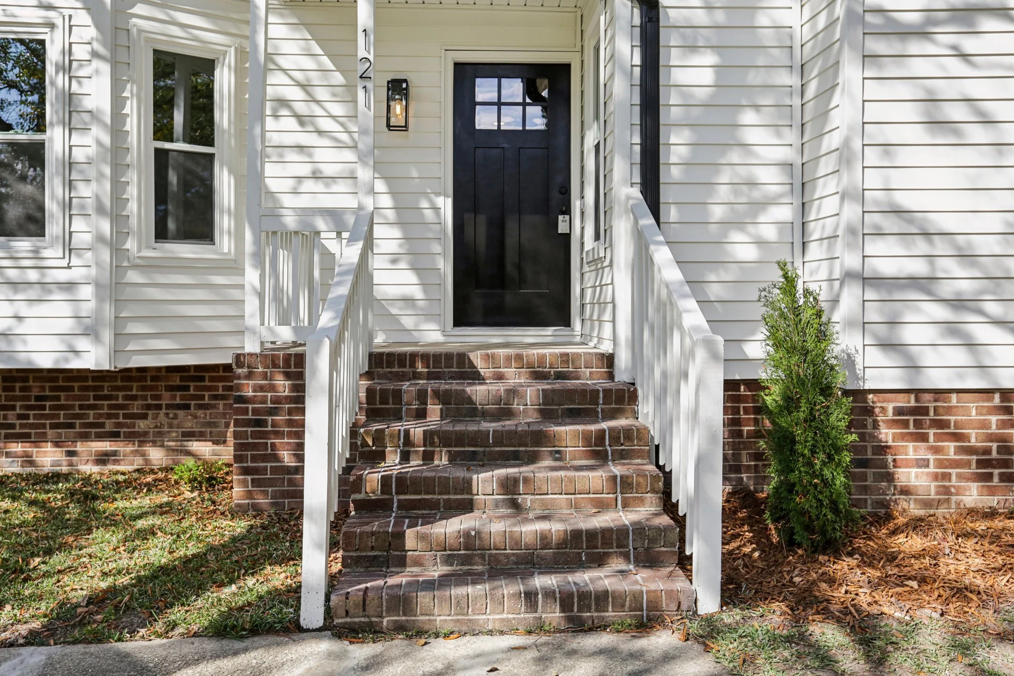 14-web-or-mls-Candlewick Dr-007.jpg