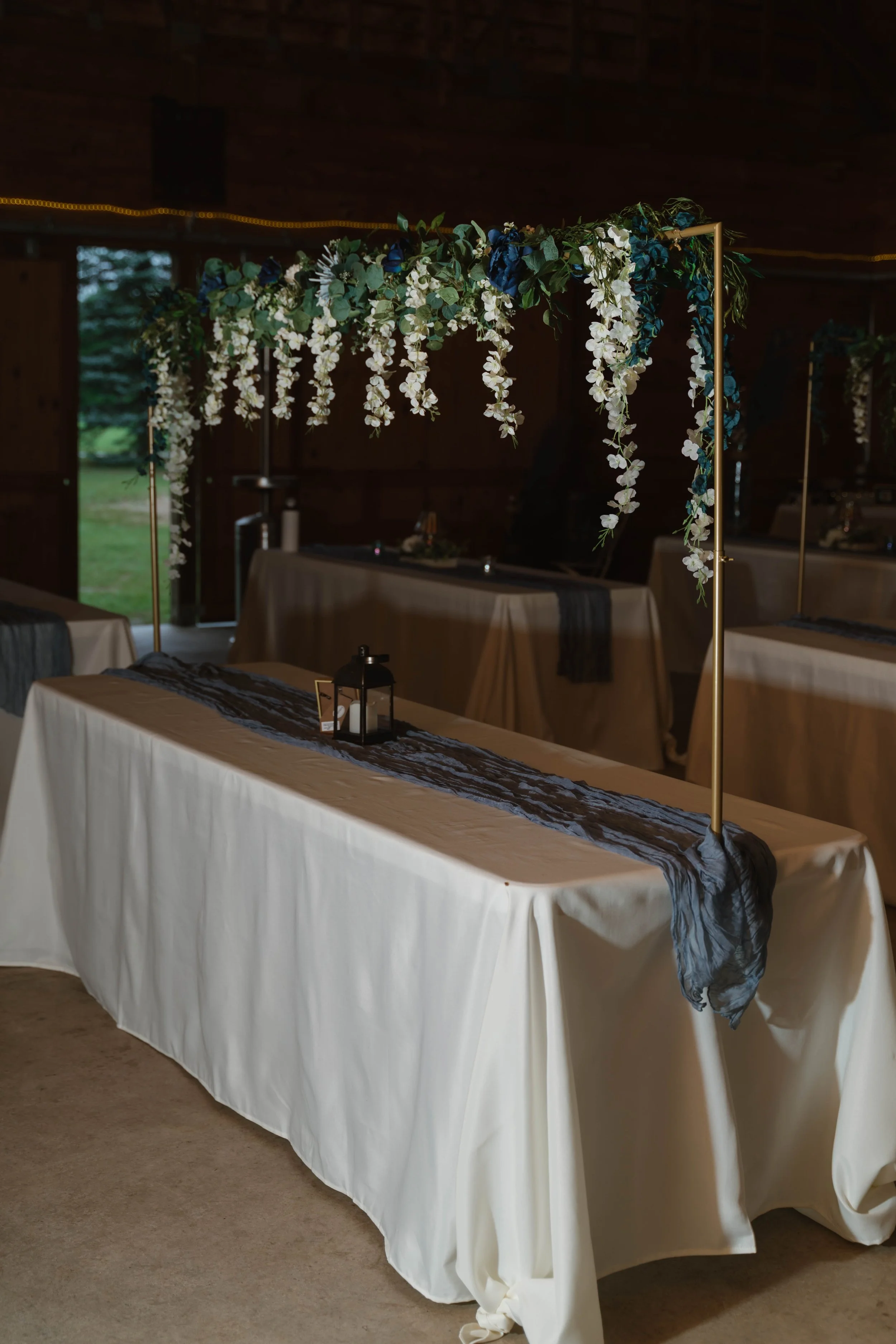 table archwy decor 1.jpg