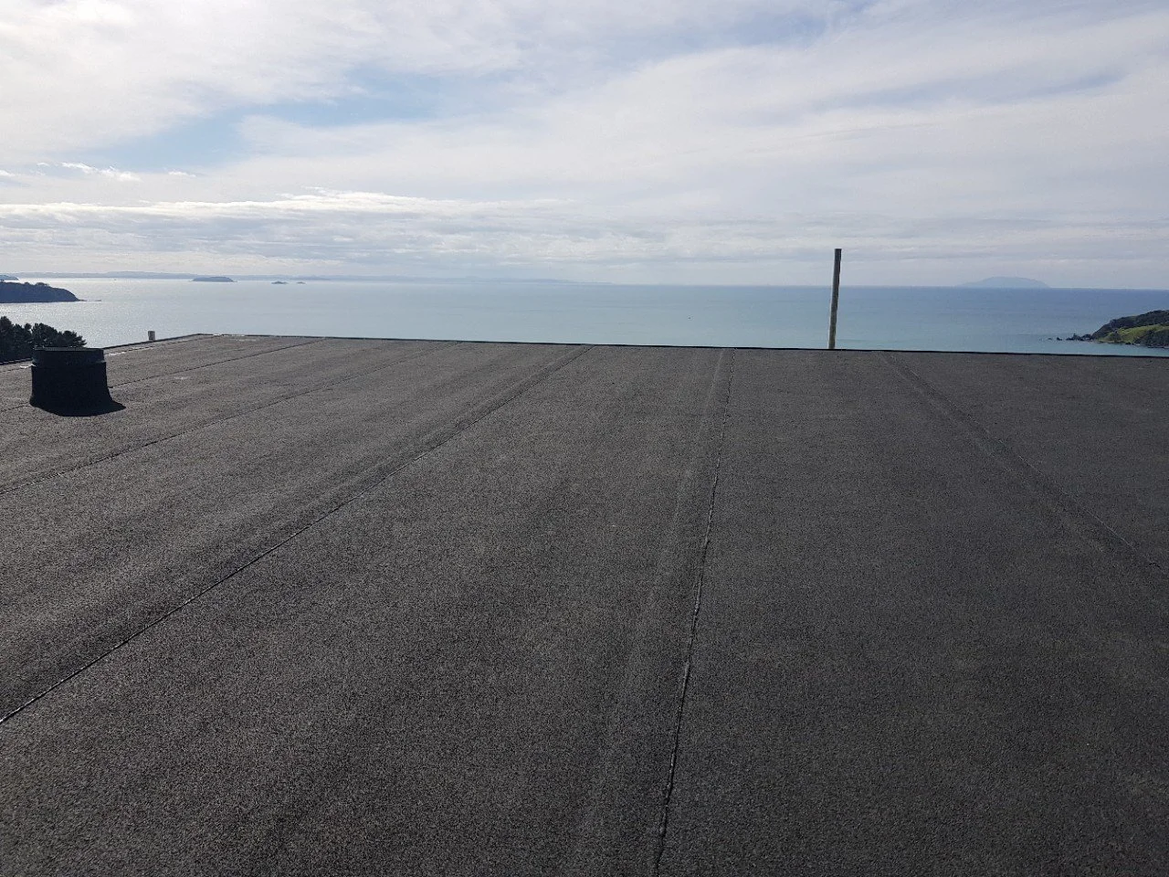 Nuralite 3PM warm roof membrane on residential project overlooking Pie Melon Bay, Waiheke Island