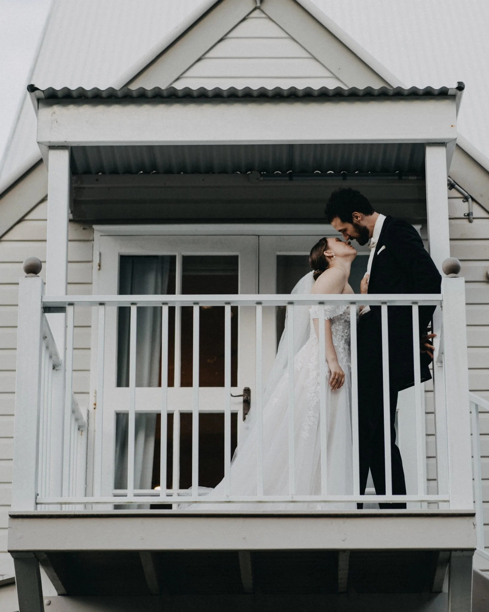 Elegant bridal portrait at Maleny Manor