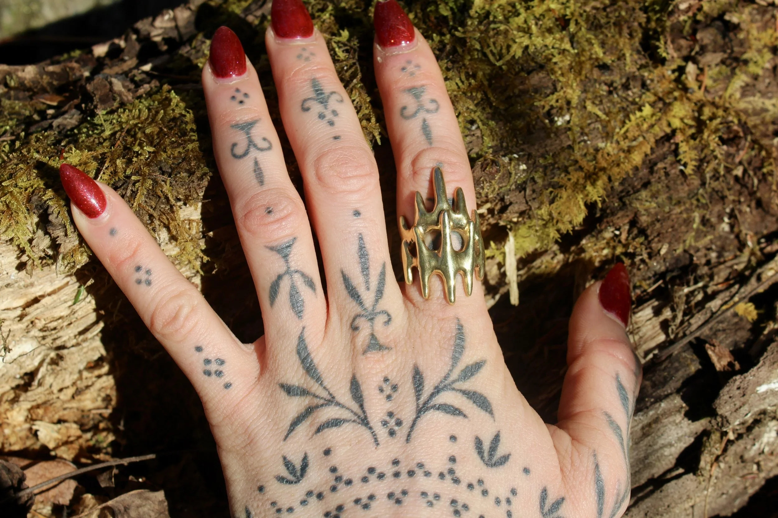 QUEEN OF THE UNIVERSE RING