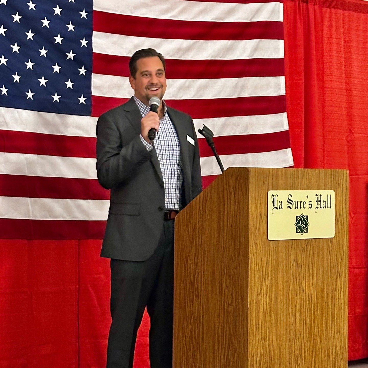What an incredible turnout at the Valley Victory Heritage Dinner VIII at the beautiful LaSure Banquet Hall in Oshkosh. It was an honor to spend the evening with so many former, current and prospective Democratic representatives, and to enjoy the amaz
