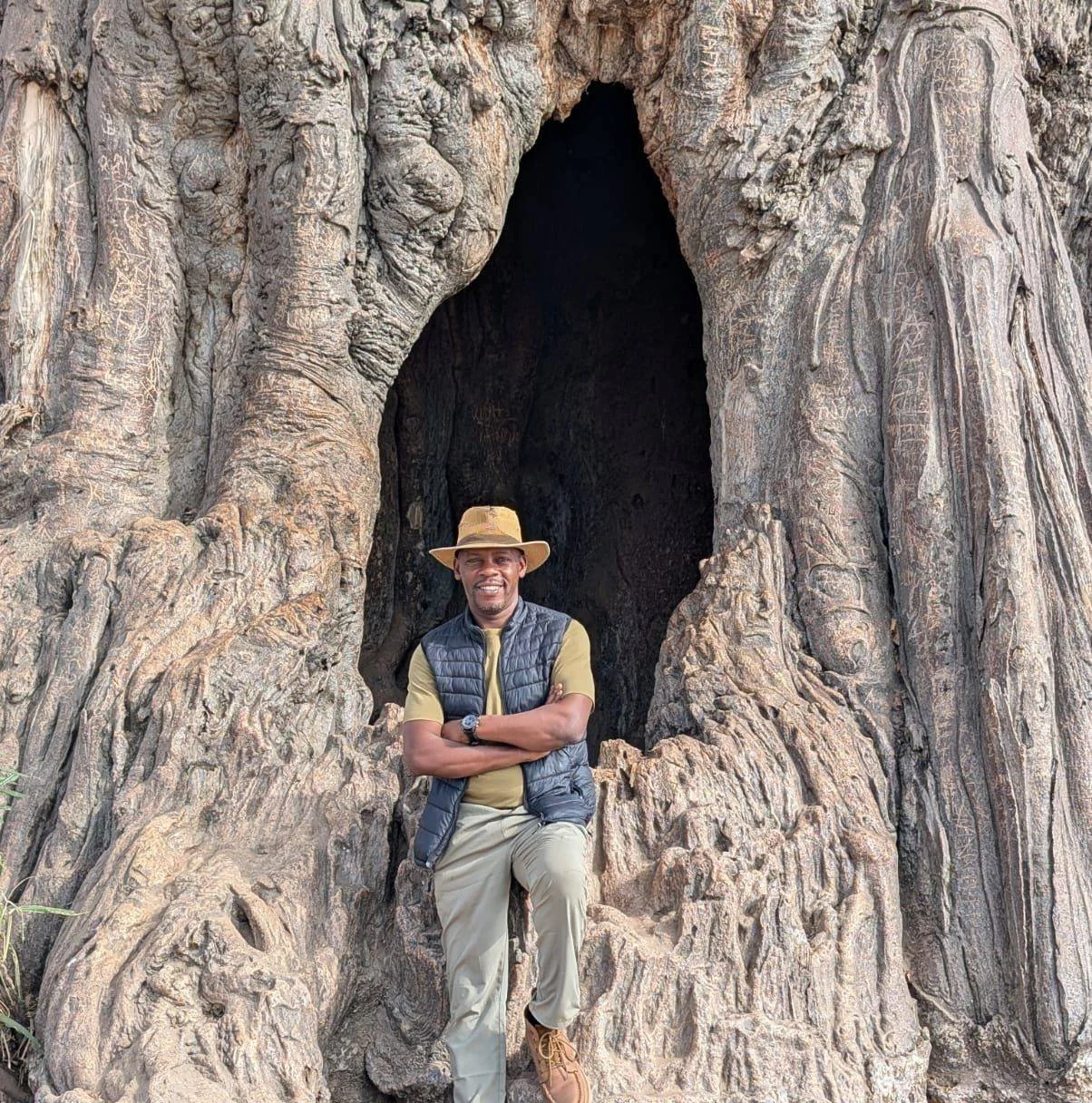 Tahzi Travel Safari Guide, Willbard