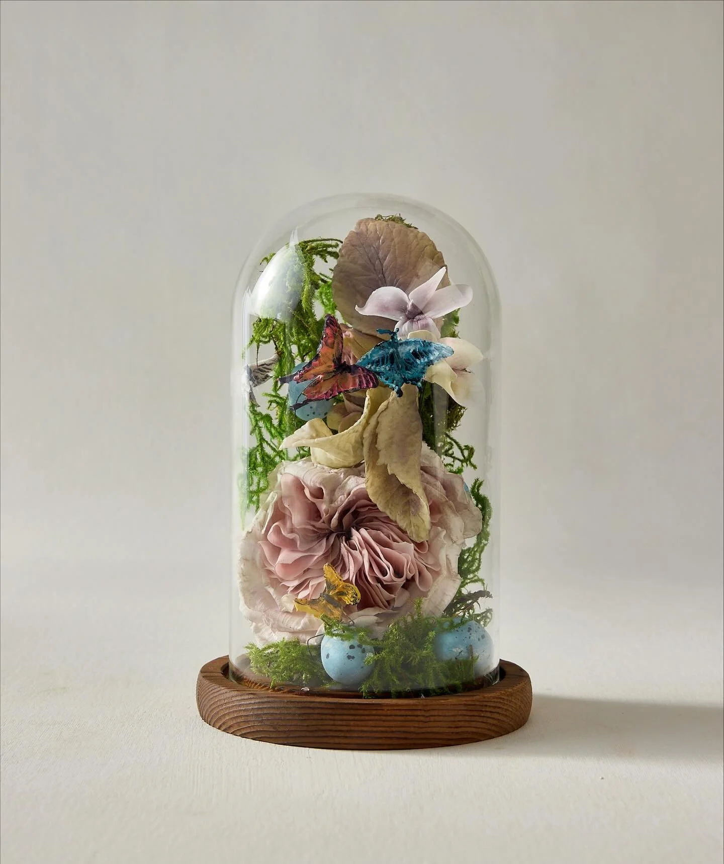 Delighted to be offering Still Life in Sugar — a guided cloche workshop beginning in 2026 in Dallas, exploring sugar floral composition in an approachable format for both artists and beginners.
Waitlist is now open via the link in bio. π€