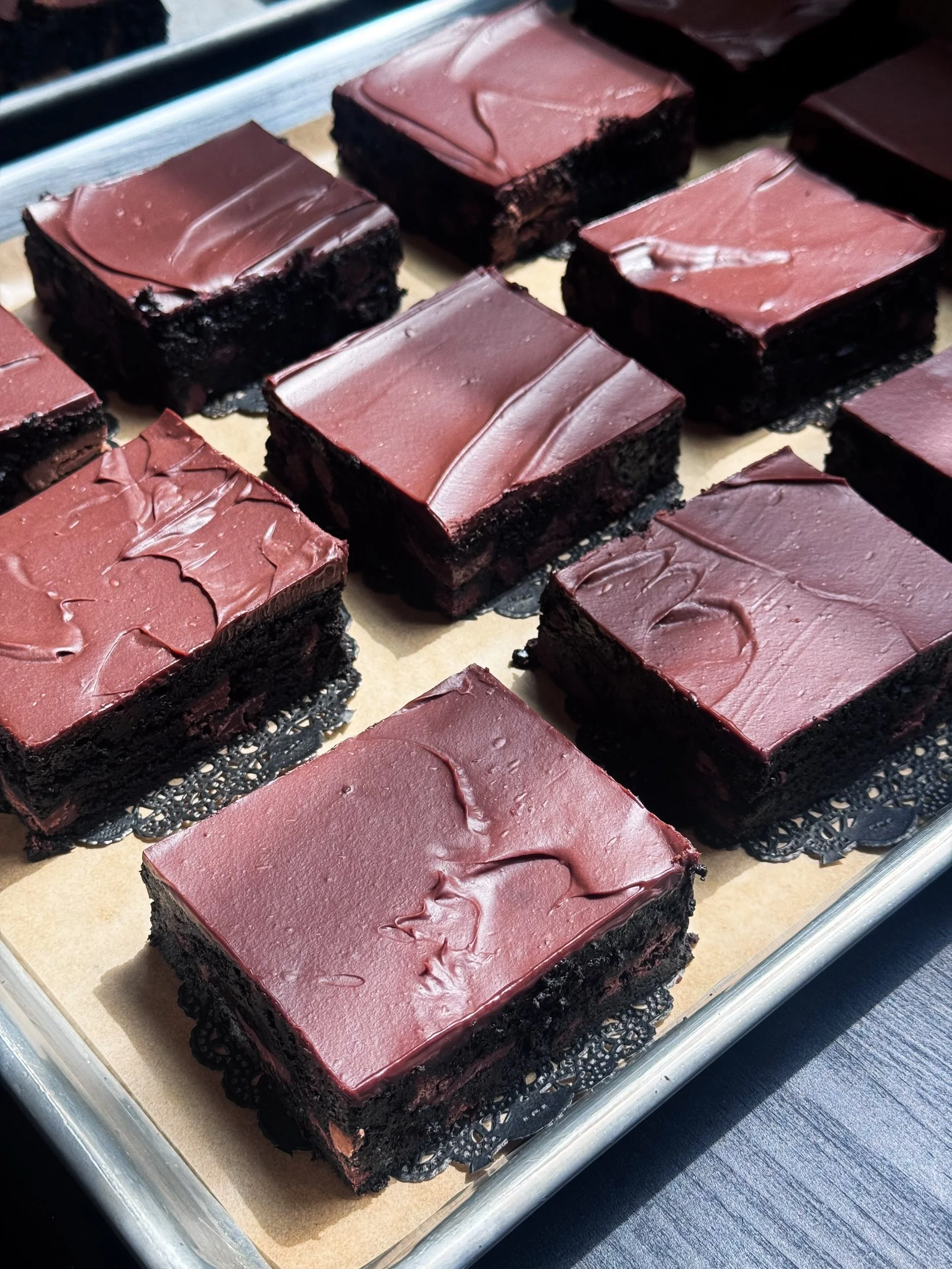 Valrhona & Black Cocoa Brownie 1/2 dozen