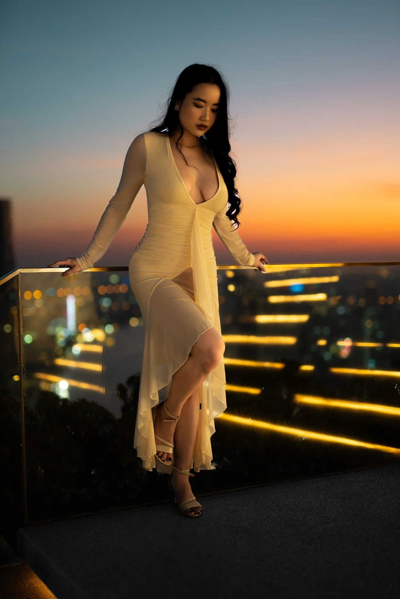 bangkok-skybar-golden-hour-female-photoshoot.jpg