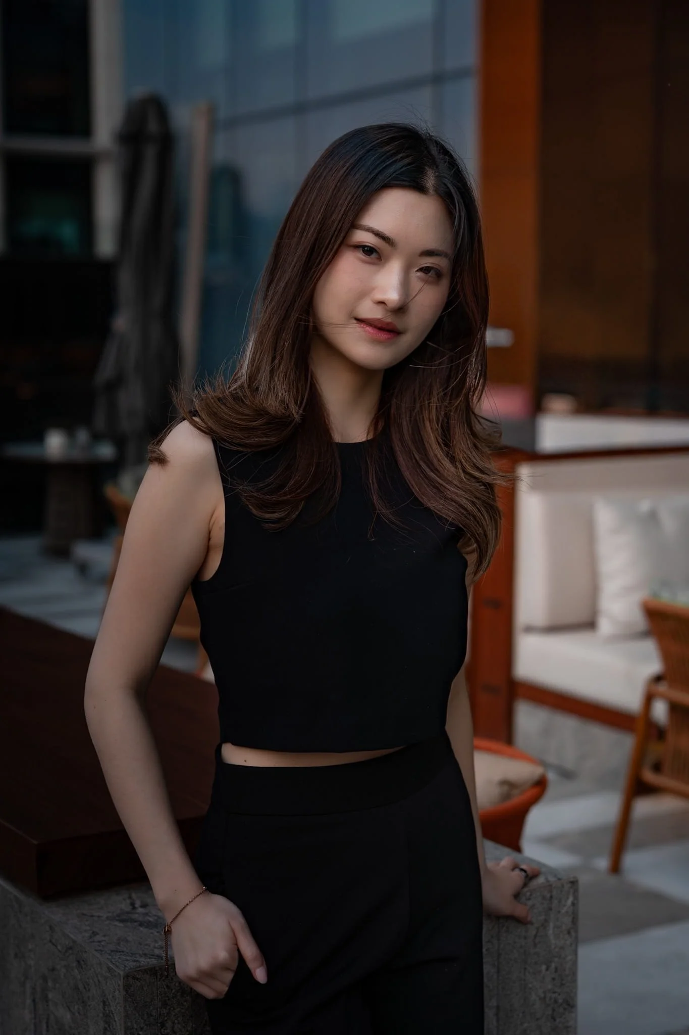 modern-portrait-photoshoot-woman-black-outfit-bangkok-photographer.jpg