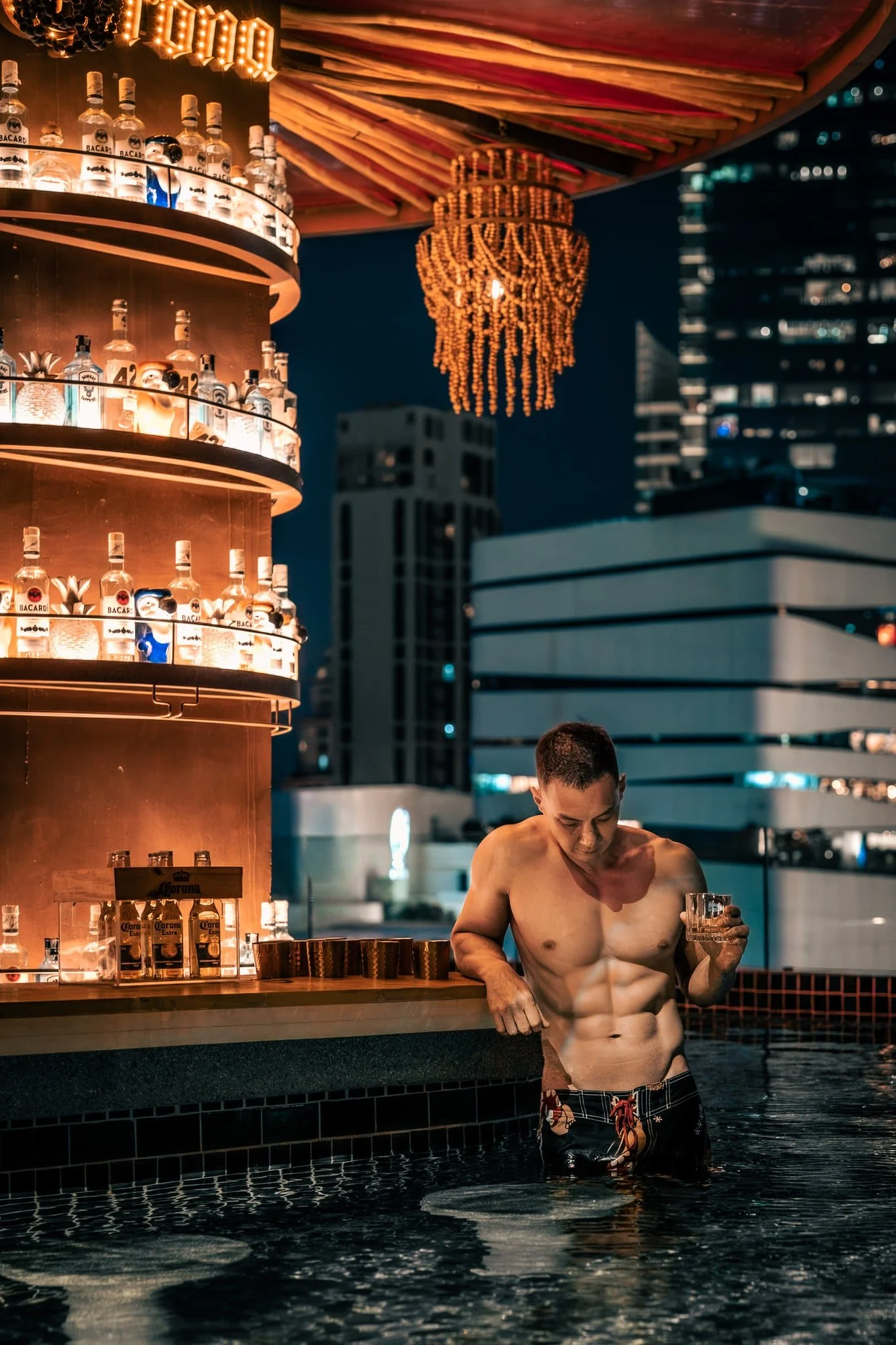 bangkok-rooftop-pool-personal-branding-portrait-fitness-lifestyle.jpg