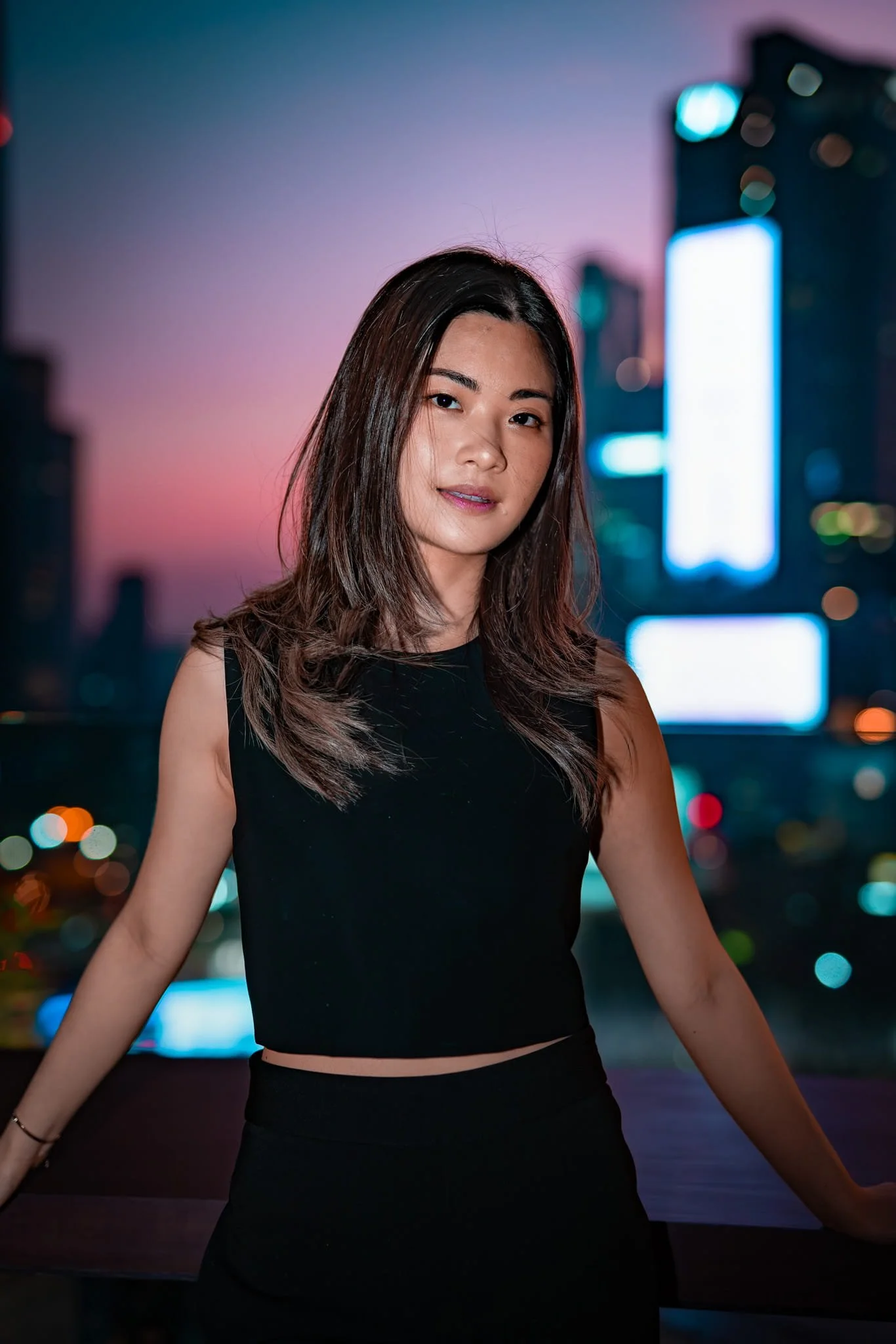 city-night-portrait-photoshoot-woman-bangkok-bokeh-photographer.jpg