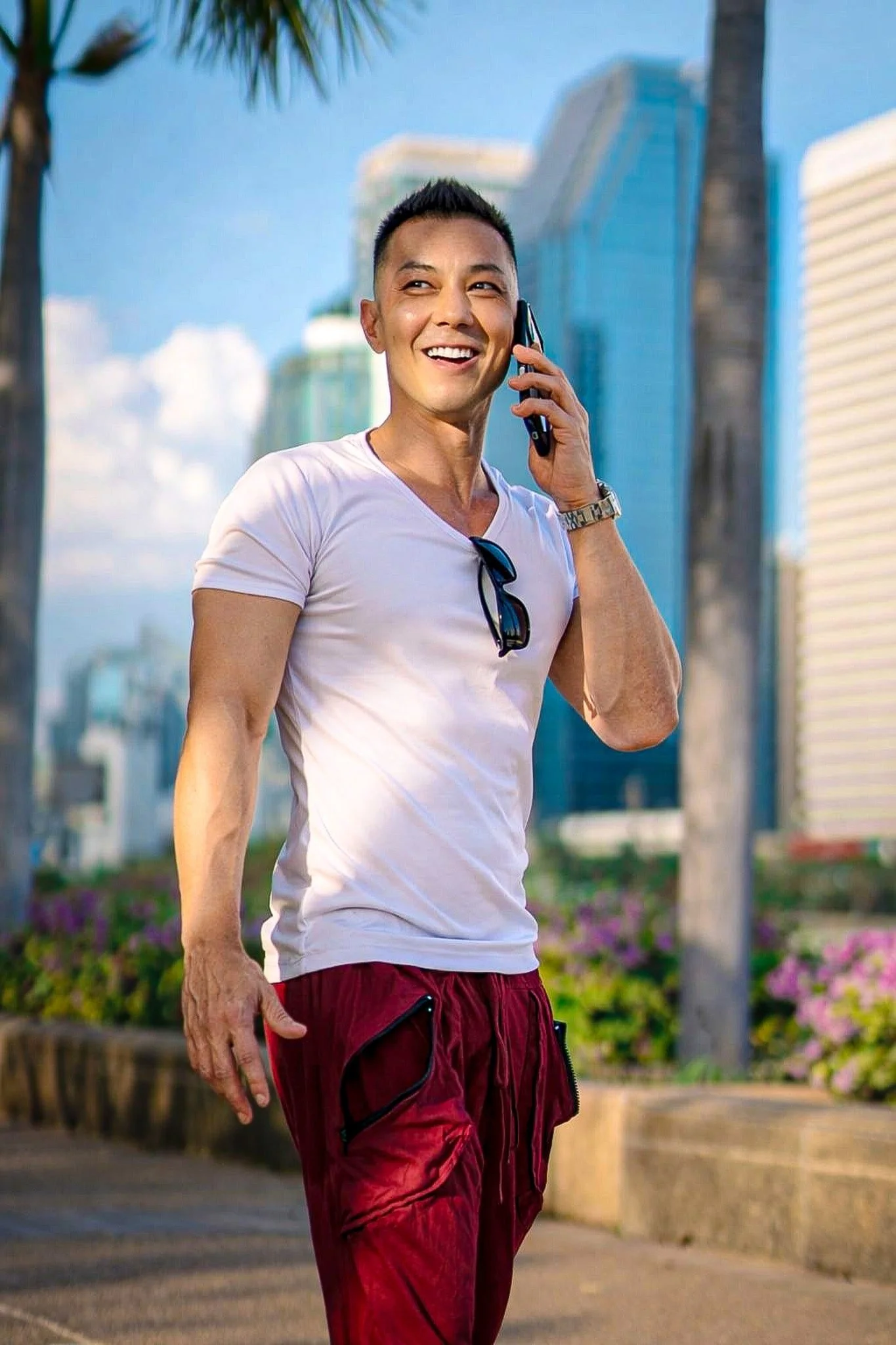 bangkok-candid-walking-male-lifestyle-portrait.jpg