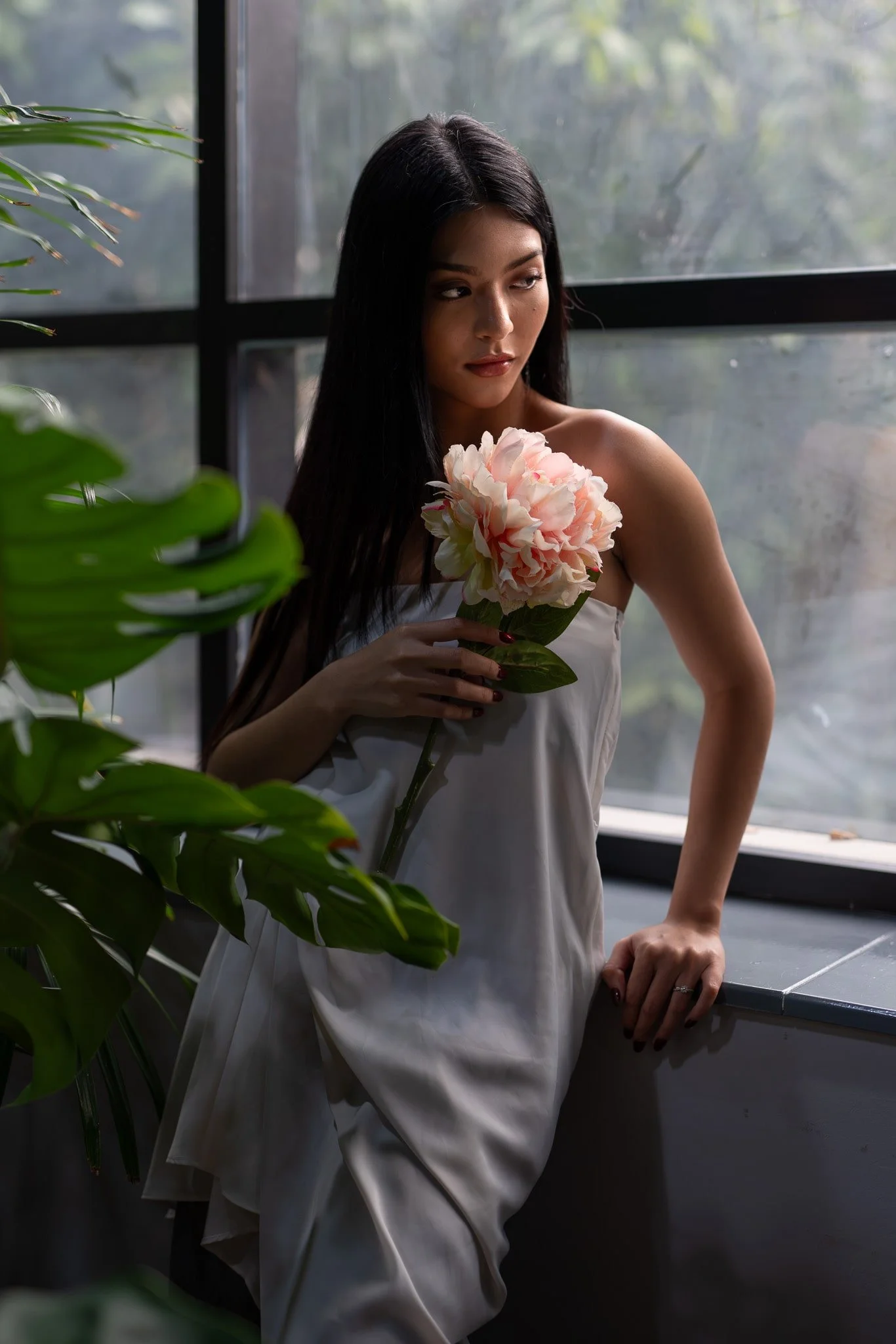 bangkok-indoor-portrait-female-model-natural-light.jpg