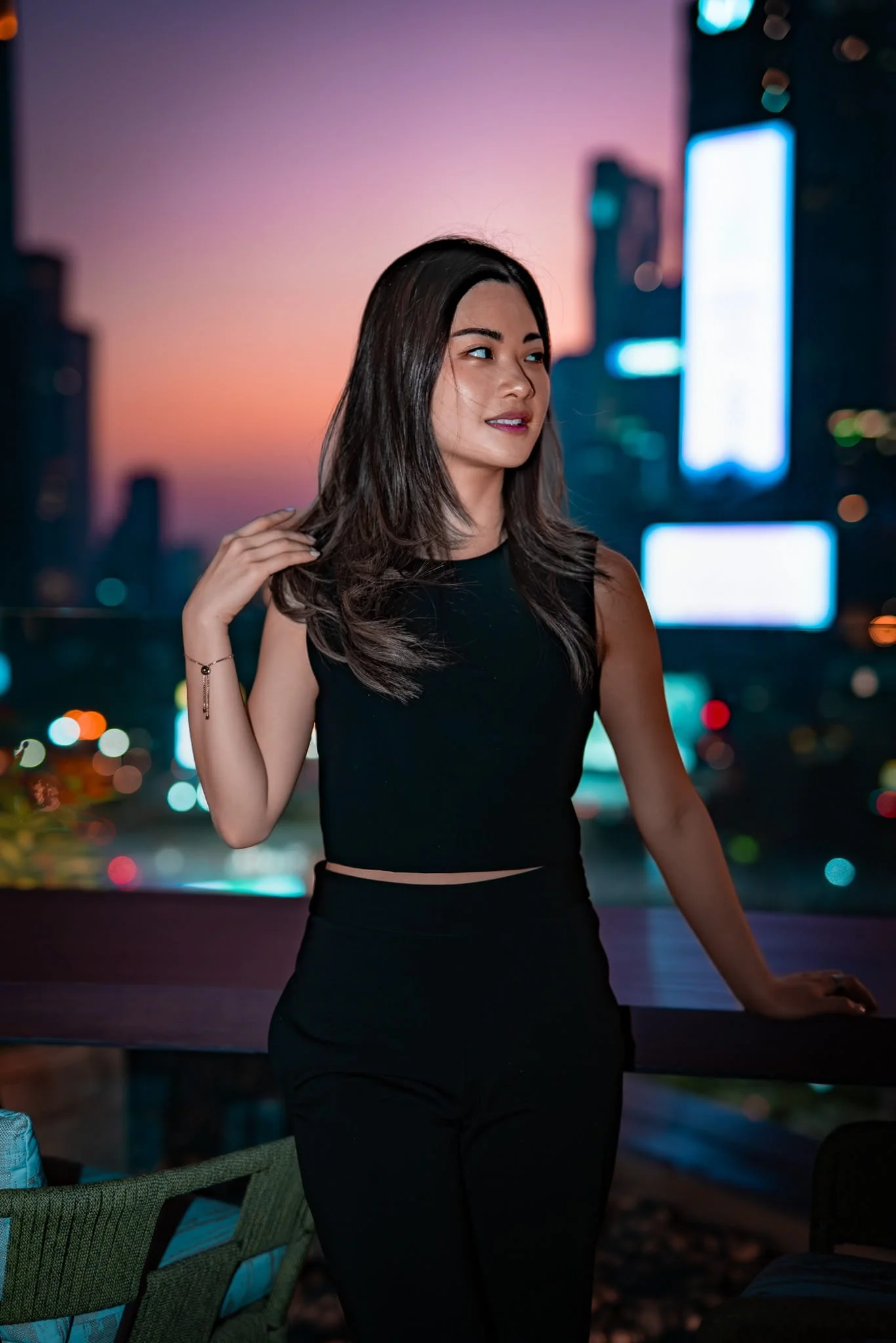 bangkok-skyline-rooftop-photoshoot-woman-evening-photography.jpg