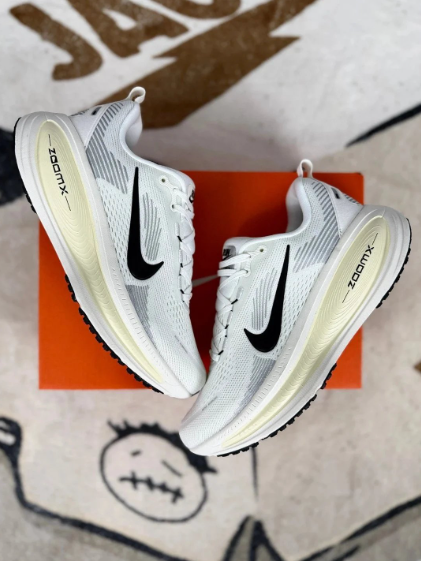 zoomx sail white.png