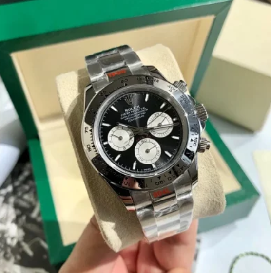 day silver rim black face.png