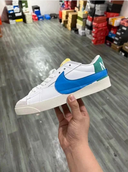 blazer low green blue.png
