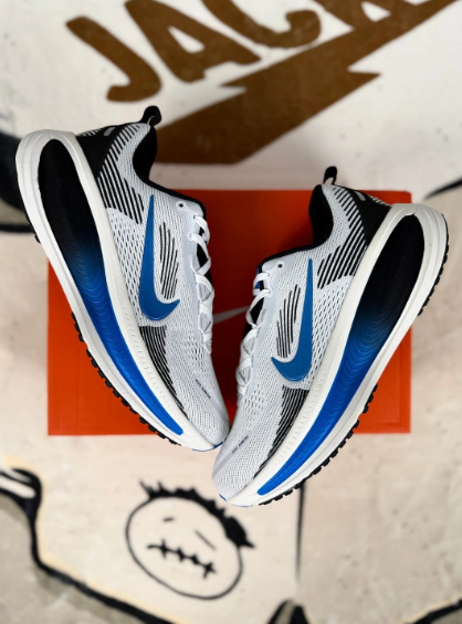 zoomx white blue.png