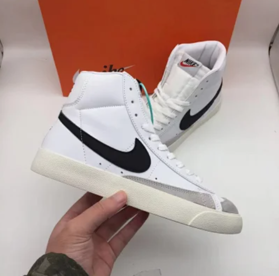 blazer white black high.png