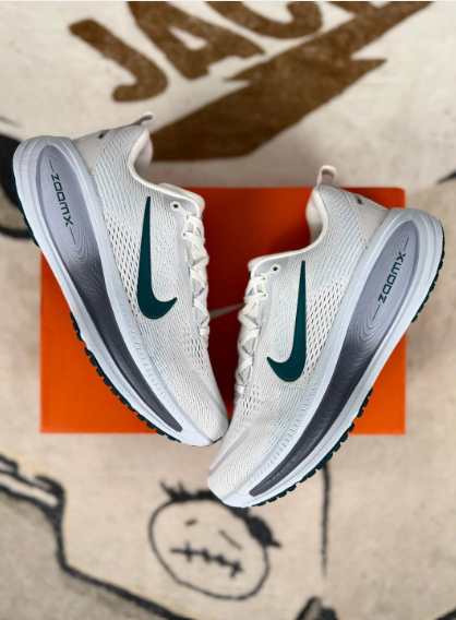 zoomx white grey black.png