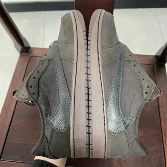 ts low mocha black.png