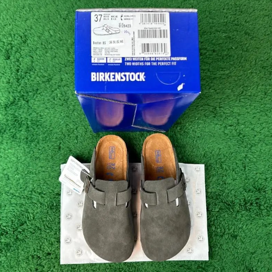 boston dark grey suede.png