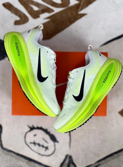 zoomx neon green.png