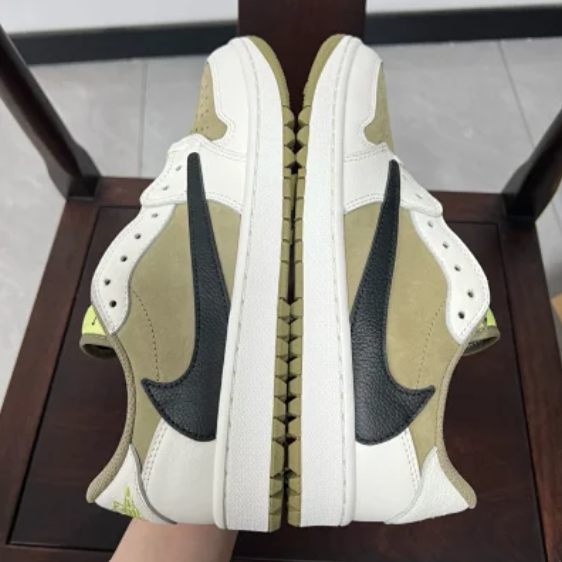 ts low olive white.png