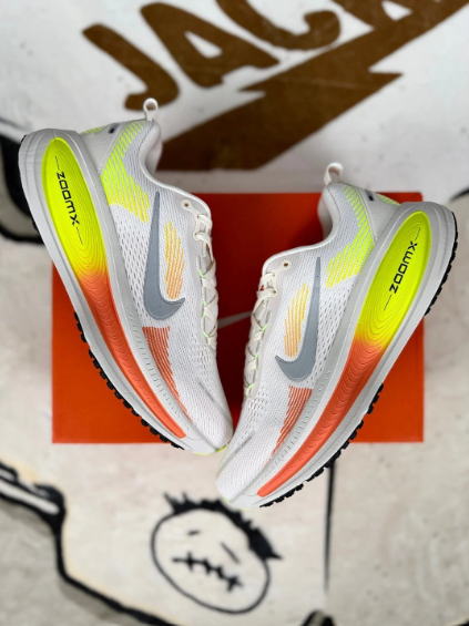 zoomx neon green red.png