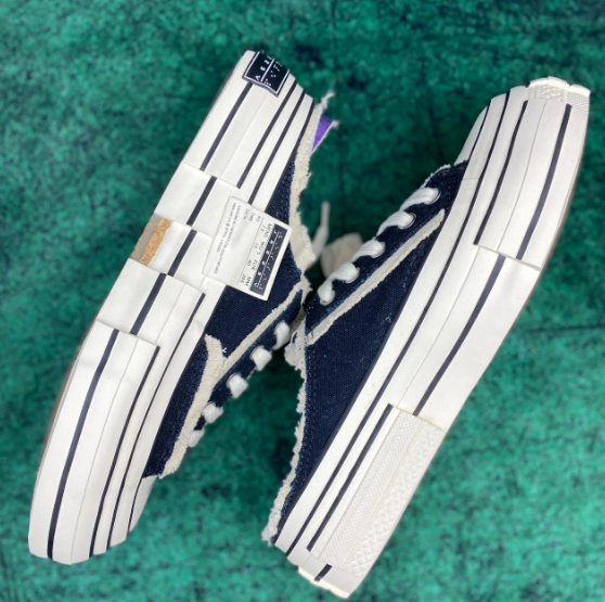 xves black white.png