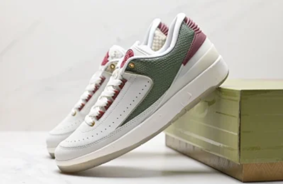 2 white snakeskin.png