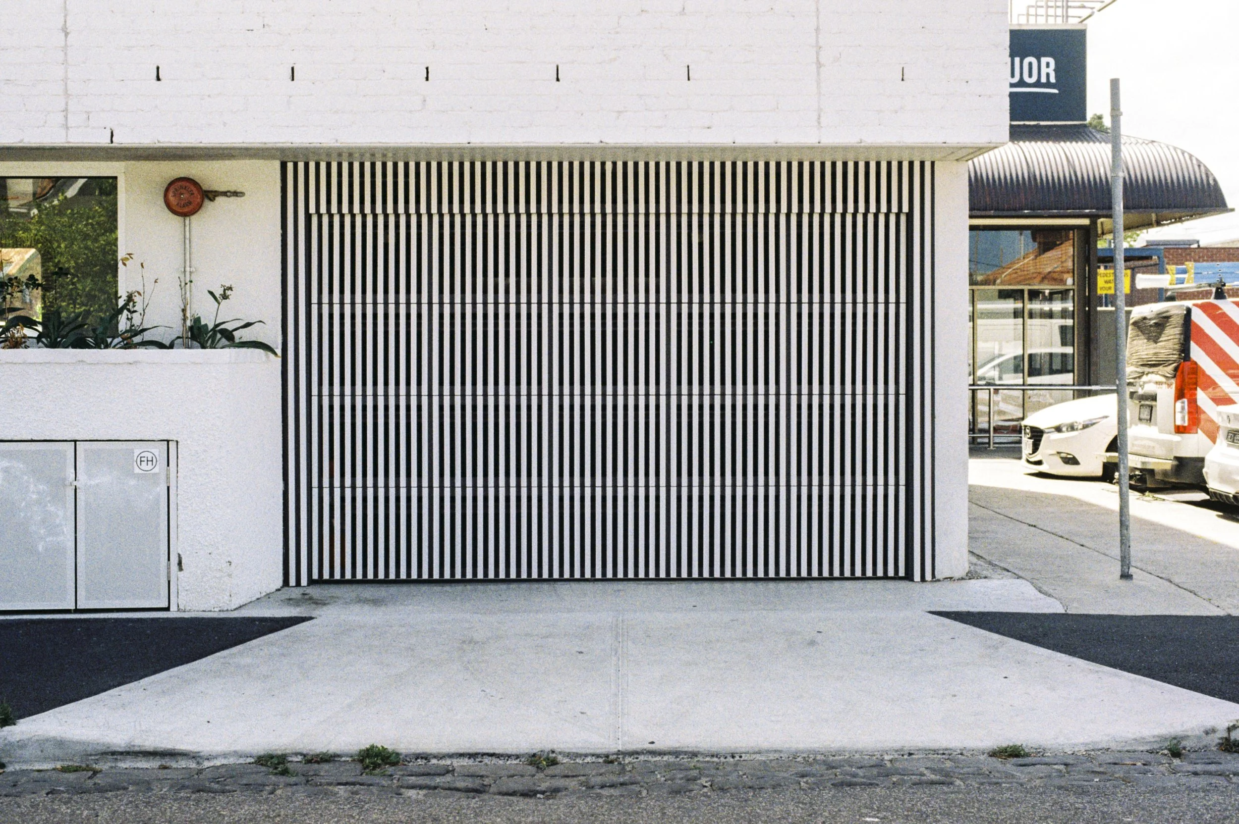 Grage doors000075.jpg