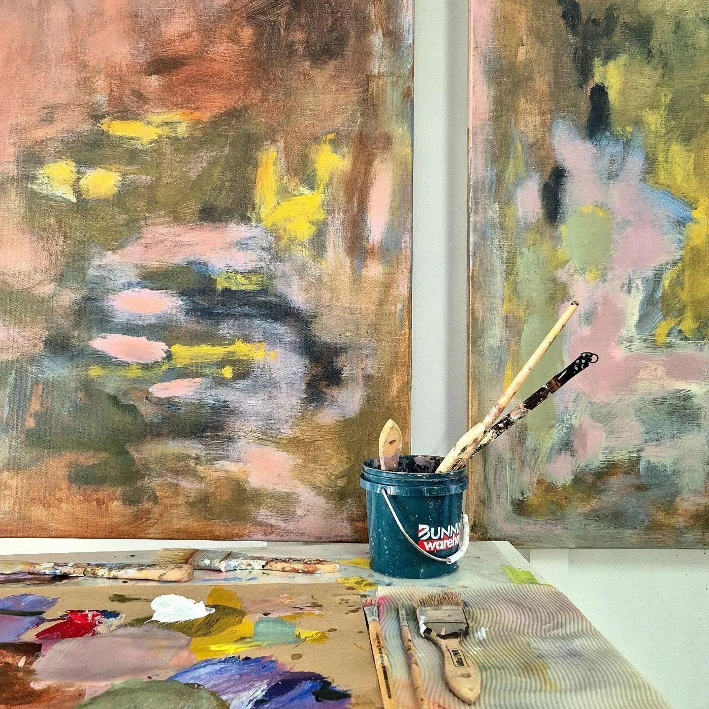 The tunes are pumping and I am working on some biggies. I am taking my time, and letting things sit for a bit before I take my next step - I am notorious for overworking a painting so these two can just sit tight for the day. 

#brisbaneartist #galle