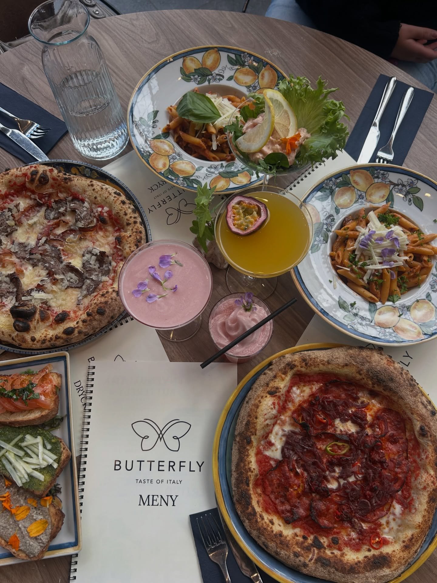 Detta f&aring;r ni inte missa! Butterfly har ny sommarmeny med massa nya smaker🌸

V&auml;lkomna hit! 

#butterflyj&ouml;nk&ouml;ping