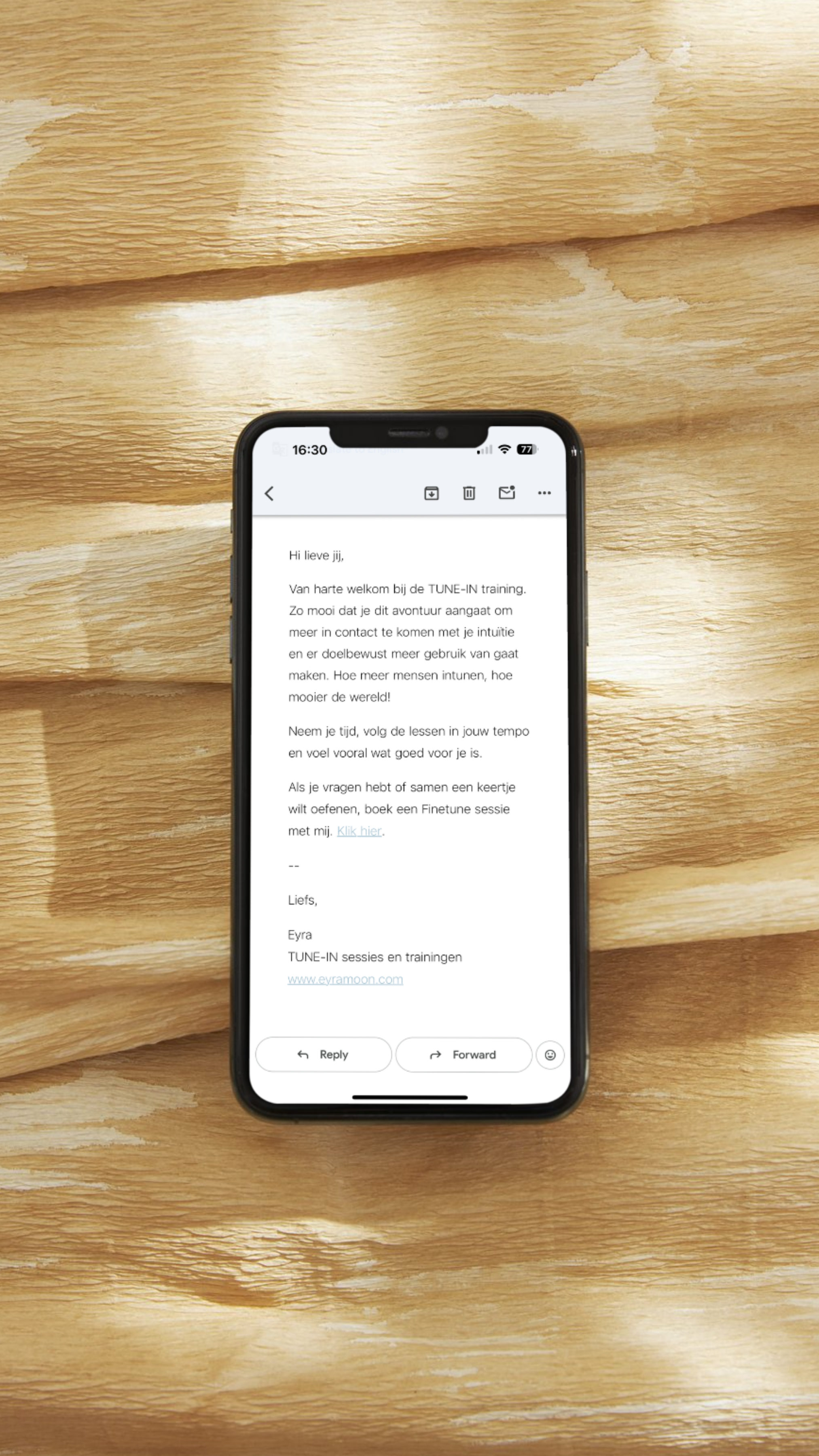 Kela Creative mockup iphone podia training.png