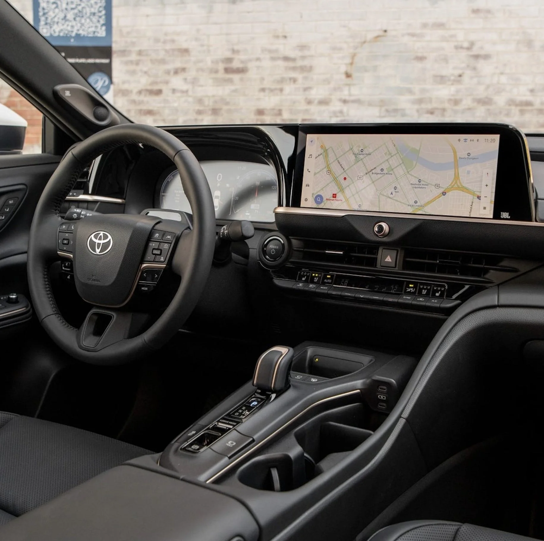Toyota Crown FCV - interior.JPG