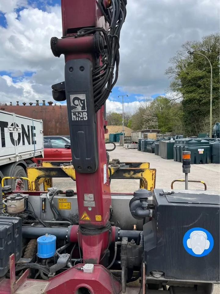 2013 Hiab crane 9.jpg