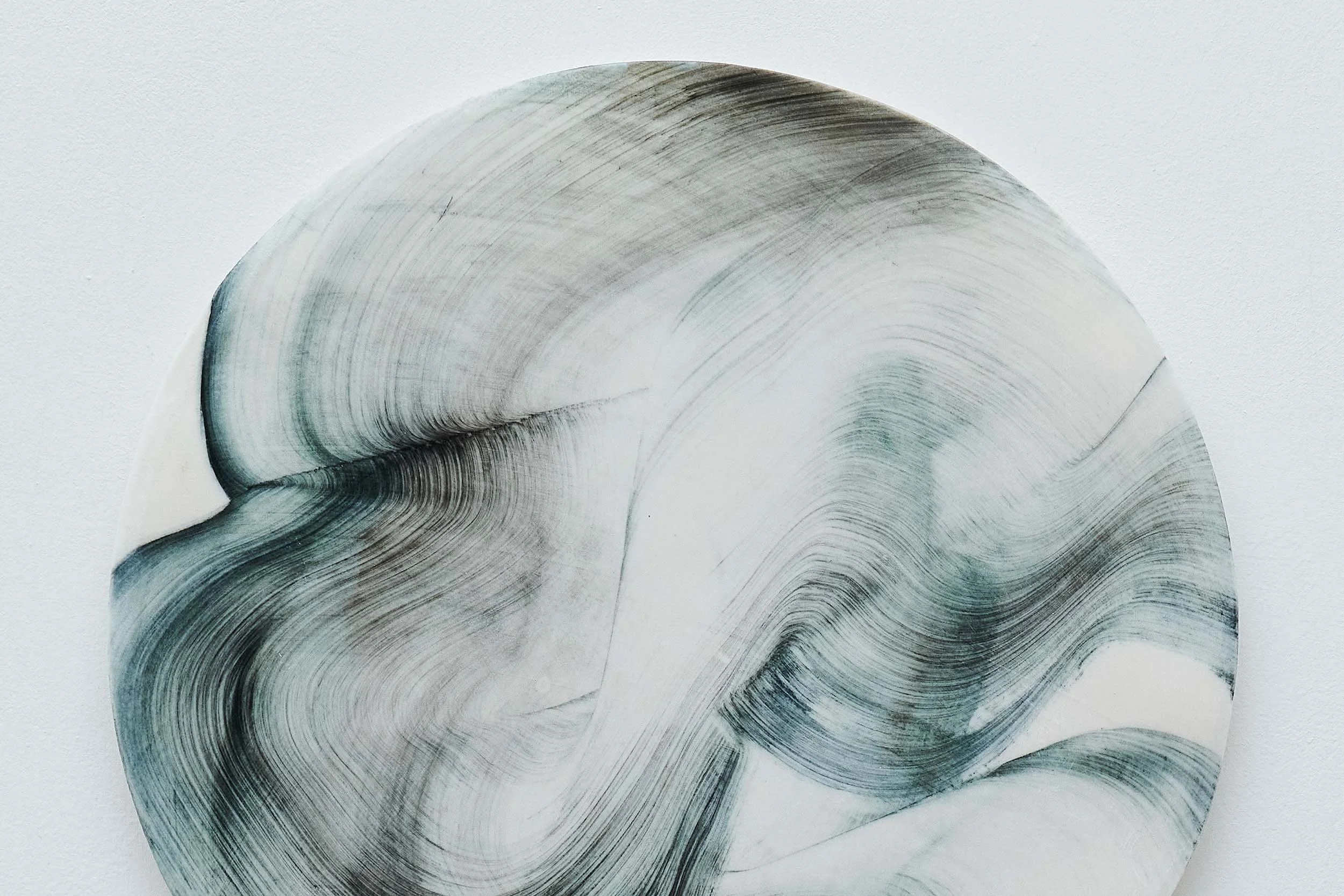 helen-johannessen-disc-detail-portal-black-blue-detail.jpg